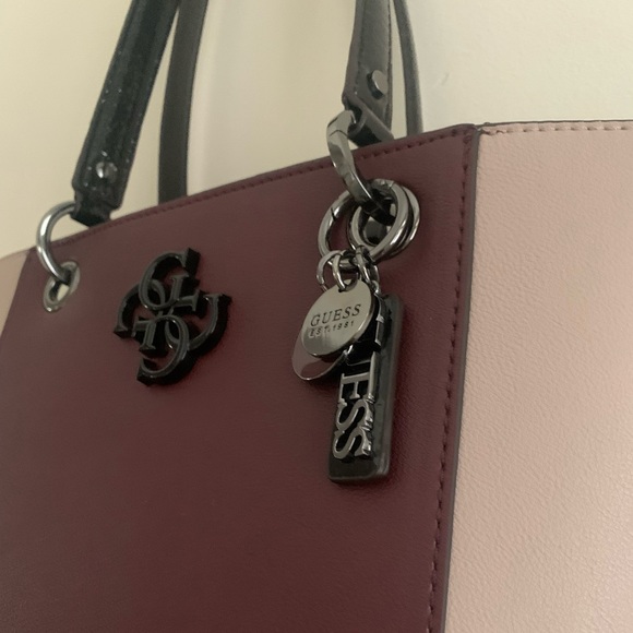 GUESS Handbag - Picture 3 of 8